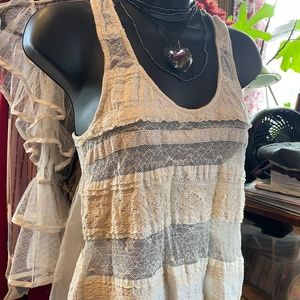Cream/off white lace tank top (small)